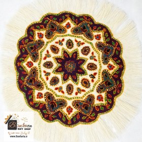 تصویر رومیزی گرد پته کرمان طرح ترنج سفید بزرگ 