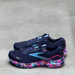 تصویر کتونی پیاده روی بروکس brooks ghost 15 