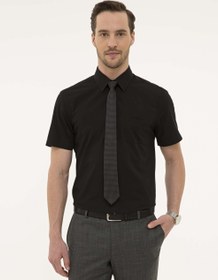 تصویر پیراهن آستین کوتاه مردانه یقه برگردان تک جیب سیاه پیرکاردین 