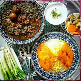 تصویر خورشت سبزی(گوشت بره)+برنج5نفره 