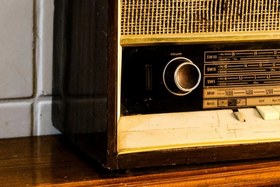 تصویر رادیو قدیمی 