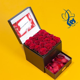 تصویر باکس‌ گل رز 16 شاخه کشودار مدل 540 