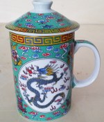 تصویر ماگ چینی درب دار طرح اژدها زمینه سبز 