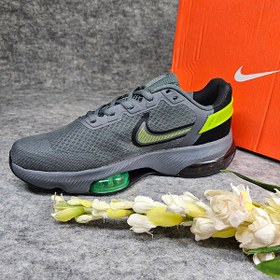 تصویر کفش کتونی مردانه نایک رنگ خاکستری تیره Nike 704 DG 