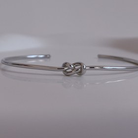 تصویر بنگل گره ظریف نقره ای 