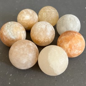 تصویر گوی سنگ نمک سایز ۲/۵ سانت 