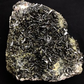 تصویر سنگ راف اپیدوت کلکسیونی مشکی پر بلور و سالم Epidote