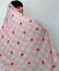 تصویر شال توت فرنگی 