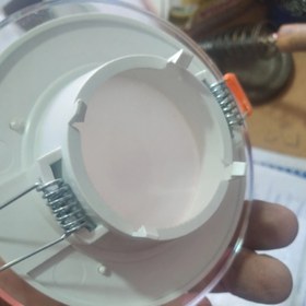 تصویر قاب هالوژن ۶ و ۸ دور شیشه 