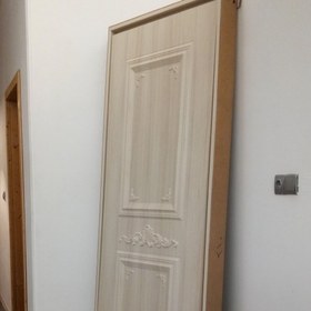 تصویر درب چوبی اتاق 