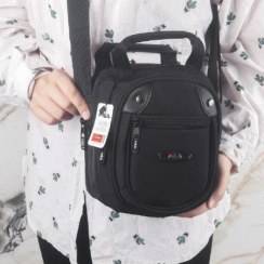 تصویر کیف دوشی اسپرت برند FILA 