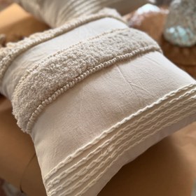 تصویر کوسن پانچ مخملی 