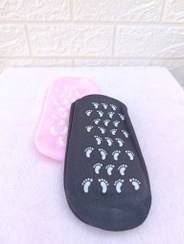 تصویر جوراب سیلیکونی اسپا مرطوب‌کننده پا حاوی روغن جوجوبا، زیتون و ویتامین E 