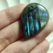 تصویر نگین لابرادوریت طبیعی رنگین کمانی 