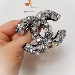 تصویر گلسینه جواهردوزی شنل پر نگین با تاج 