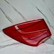 تصویر طلق چراغ خطر عقب هیوندای سانتافه مدل 2013 تا 2015 قطعه روی گلگیر 