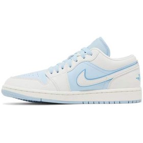 تصویر کتونی نایک ایرجردن 1 ساق کوتاه سفید آبی روشن Nike Air Jordan 1 Low Ice Blue 