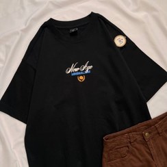 تصویر تیشرت مشکی new age minimalism 