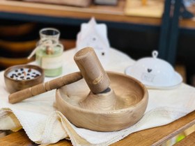 تصویر گردو شکن چوبی 