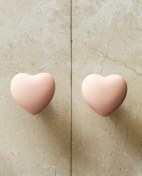 تصویر دستگیره اتاق کودک قلب صورتی زاراهوم ( پک دو عددی ) 