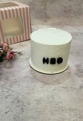 تصویر کیکتولد 1کیلویی وانیلی با خامه و موز وگردو کپی 