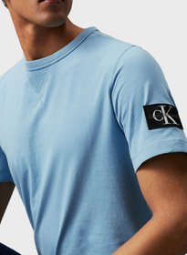 تصویر تی‌شرت با نشان لوگو برند calvin klein jeans Logo Badge T-Shirt