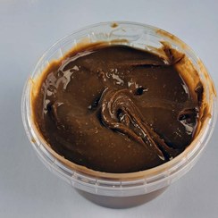 تصویر کره بادام زمینی شکلاتی 