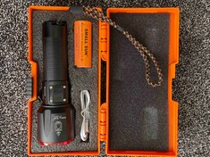 تصویر چراغ قوه دستی اسمال سان مدل ZY-2310 با جعبه مقاوم چراغ قوه پلیسی