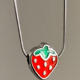 تصویر گردنبند توت فرنگی 
