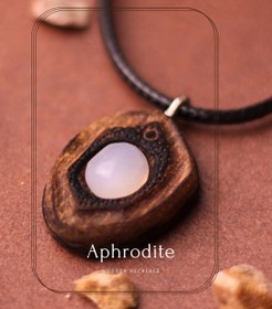 تصویر گردنبند سنگ عقیق و چوب گردو بند چرم مصنوعی Agate wooden necklace