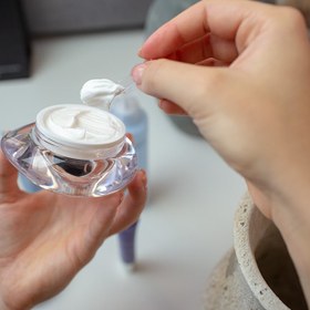 تصویر کرم روشن کننده و ضدلک تالگو 