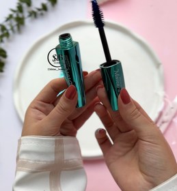 تصویر ریمل آبی 