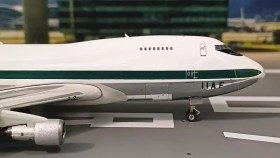 تصویر ماکت هواپیما بوئینگ 747 نیروی هوایی ایران | Phoenix 1:400 Boeing B747-200 Iranian Air Force 5-8116 