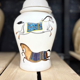 تصویر جینجرجار لب طلایی سرامیکی طرحدار - گل‌مرغی‌آبی 