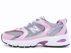 تصویر کتونی زنانه نیوبالانس ۵۳۰ یاسی سرخابی new balance 530