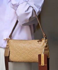 تصویر کیف مجلسی زنانه جنس چرم طرح مارک ال وی کد ۱۲۷ 