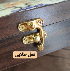 تصویر جعبه پذیرایی تیبگ چوبی طرح لوتوس قفل طلایی چاپ مستقیم روی چوب Tea and snacks box with lotus design, golden lock, directly printed on wood