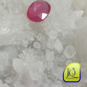 تصویر نگین یاقوت سرخ 