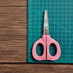 تصویر قیچی خیاطی مدرسه 