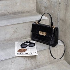 تصویر کیف زنانه چرم طبیعی استایل bello 