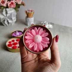 تصویر شمع گل بابونه قوطی درب دار 