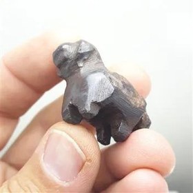 تصویر مجسمه سنگی حدید معدنی کهنه 