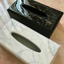 تصویر جا دستمال کاغذی چوبی سفید 