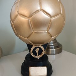 تصویر مجسمه توپ طلا 