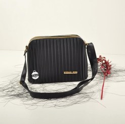 تصویر کیف پاسپورتی رز - راه راه 