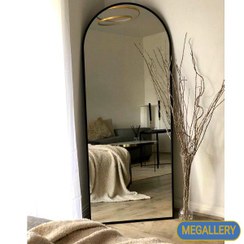 تصویر آینه قدی چوبی مدل هلالی 