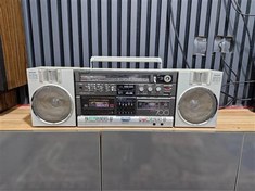 تصویر رادیو ضبط حرفه ای شارپ 700 ژاپنی 