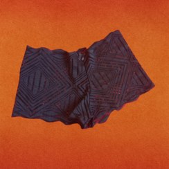 تصویر شورت زنانه نیم پا گیپور کشی فاق نخی 