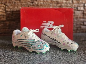 تصویر کفش فوتبال ایرانی نیوبالانس سایزبندی (30 تا 34) New Balance 