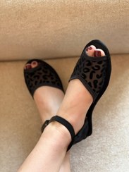 تصویر پاپوش زنانه کف چرمی پابنددار سبک و راحت سایز ۳۸ 